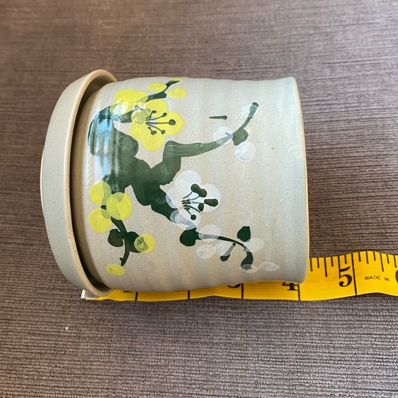 Vintage Small Planter with hand painted florals made in Korea - Picture 6 of 7